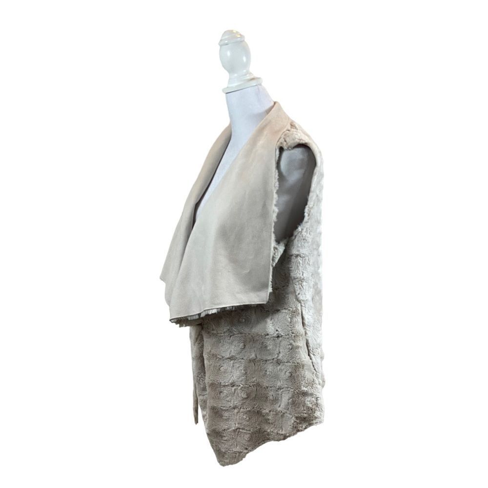 Marc New‎ York Ivory Faux Fur And Faux Suede Reversible Vest Size Large